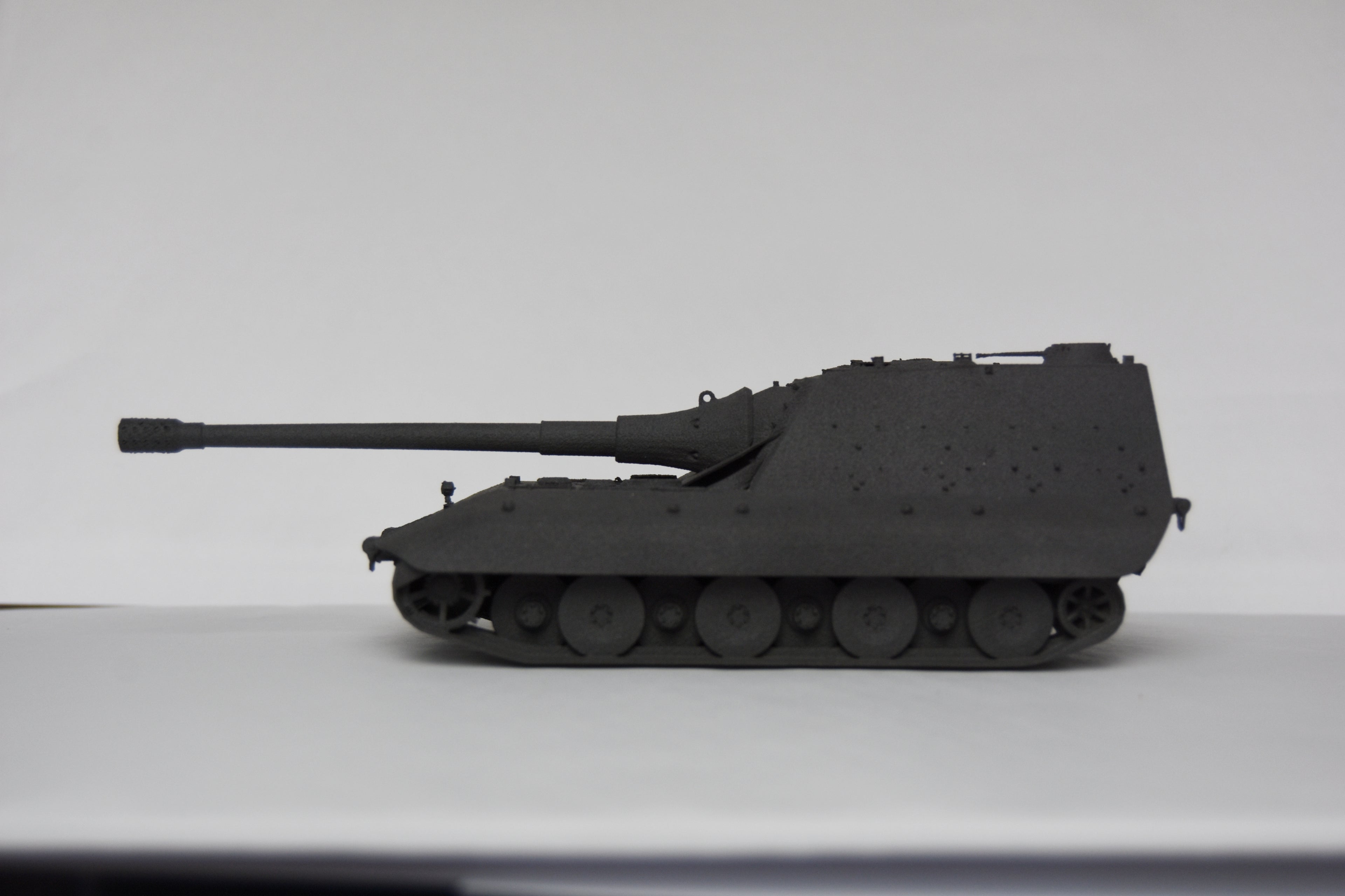 Jagdpanzer E 100 - 1:50 Scale Model