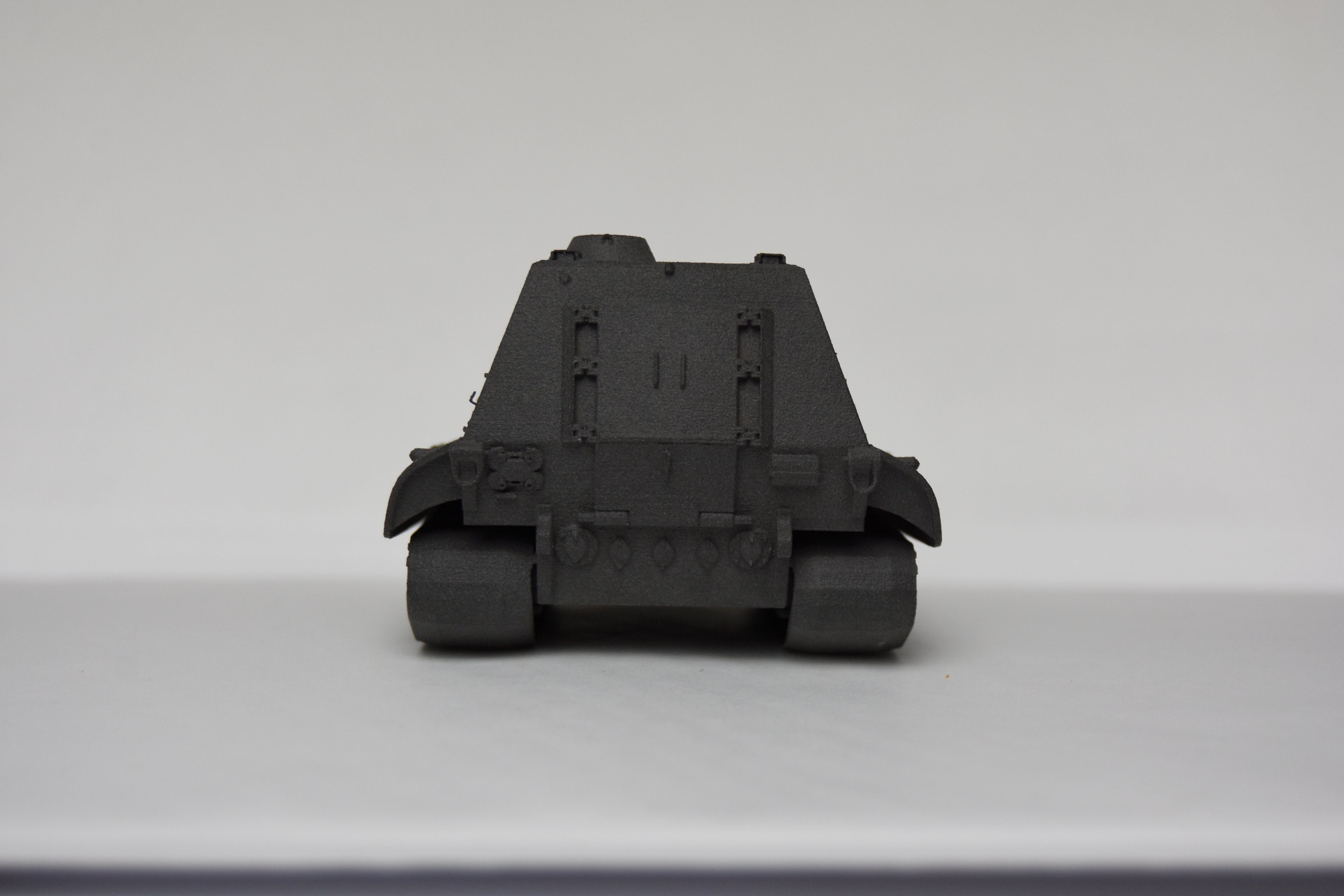 Jagdpanzer E 100 - 1:50 Scale Model